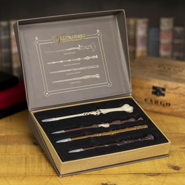 PP5836HP_Harry_Potter_Wand_Pens_x4_in_Ollivanders_Box_Square_Lifestyle.jpg