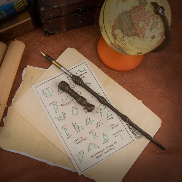 WandPen-AlbusDumbledore-Lifestyle-#5-4895205603868.jpg