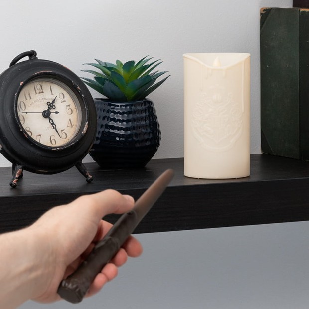 PP9563HP_Harry_Potter_Candle_Light_with_Wand_Remote_Control_Lifestyle_3_800_x_800.jpg
