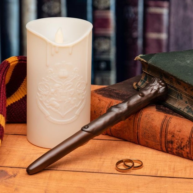 PP9563HP_Harry_Potter_Candle_Light_with_Wand_Remote_Control_Square_Lifestyle.jpg