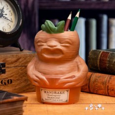PP9648HP_Harry_Potter_Mandrake_Root_Pen_Pot_Square_Lifestyle.jpg