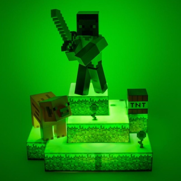 PP9463MCF_Minecraft_Figural_Light_Product_ON_Front.jpg