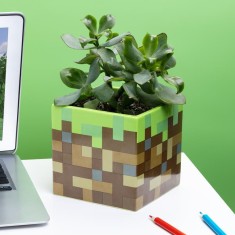 PP9465MCF_Minecraft_Grass_Block_Pen_and_Plant_Pot_Square_Lifestyle_2.jpg