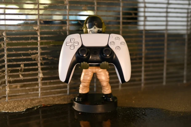 EXG_GHOST_FENCE_PS5_CONTROLLER_1280x.webp