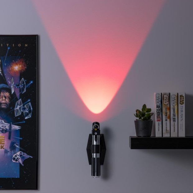 PP11320SW_Star_Wars_Lightsaber_Uplighter_ON_Square_Lifestyle_3.jpg