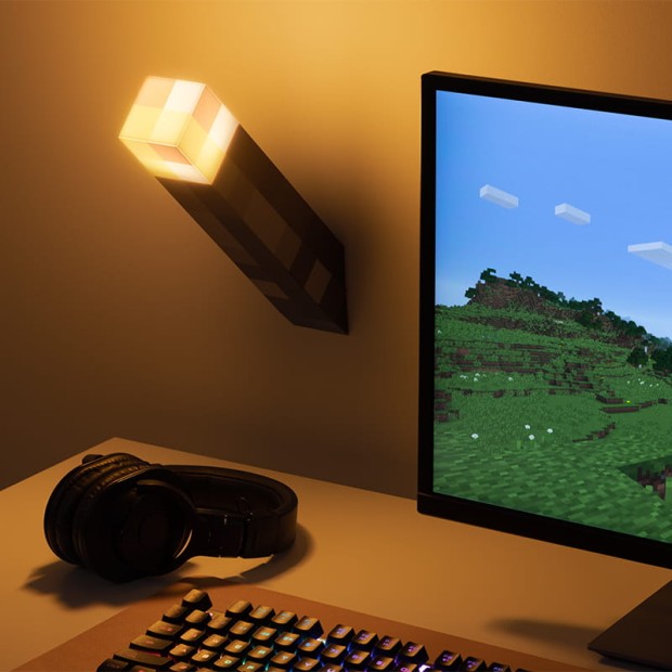 PP9202MCF_Minecraft_Torch_Light_ON_Lifestyle_3_800_x_800.jpg