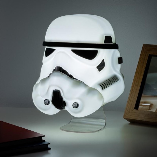 PP13340SW_Star_Wars_Stormtrooper_Mask_Light_Lifestyle_ON_Suqare.jpg