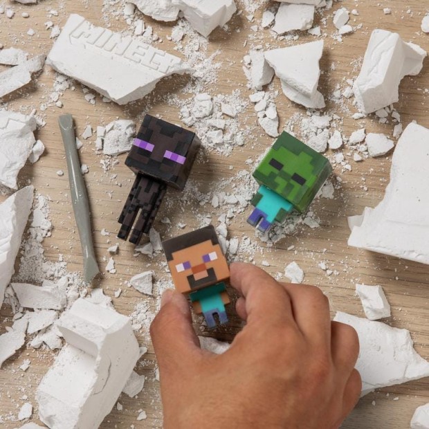 PP12048MCF_Minecraft_Excavation_Kit_lifestyle_4_square.jpg