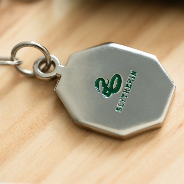 harry-potter-slytherin-scarf-keyring.jpg