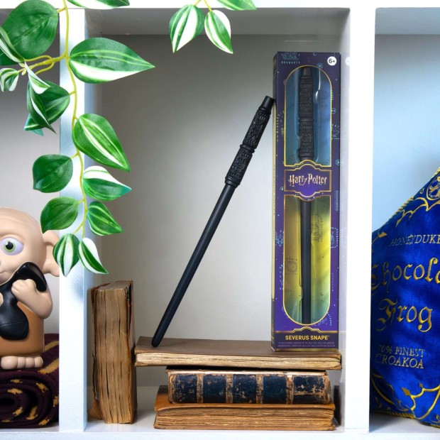 NN5636-Snape-Role-Play-Wand-Enviro-Shelf-1536x1536.jpg