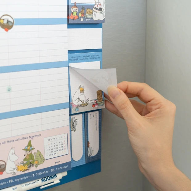 moomin-2026-2027-planner-with-magnet (4).jpg