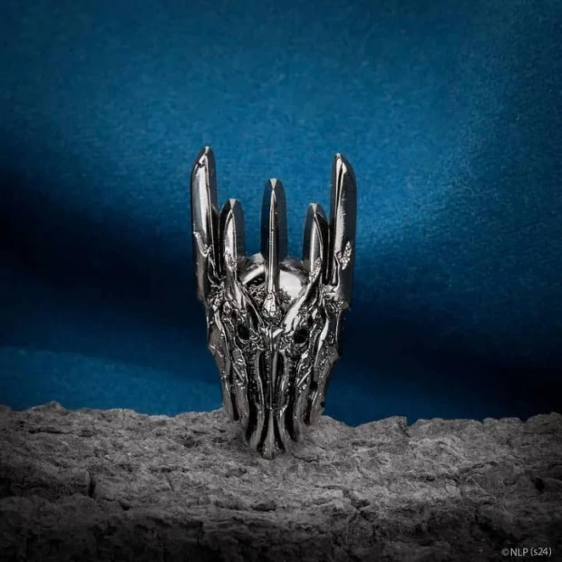 Lord-of-the-Rings-Fridge-Magnes-Helmet-of-Sauron-Cinereplicas.jpg