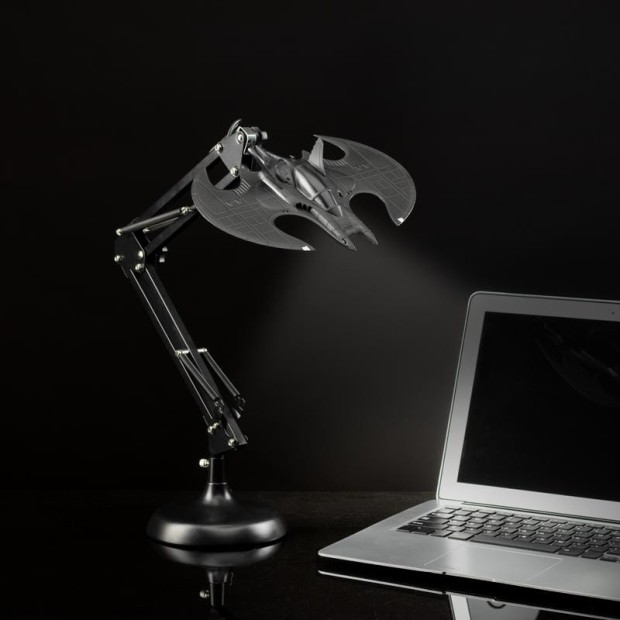 PP5055BM_Batman_Batwing_Posable_Desk_Light_Square_Lifestyle_06.jpg