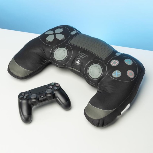 PP6579PS_Playstation_Controller_Cushion_Square_Lifestyle_1.jpg