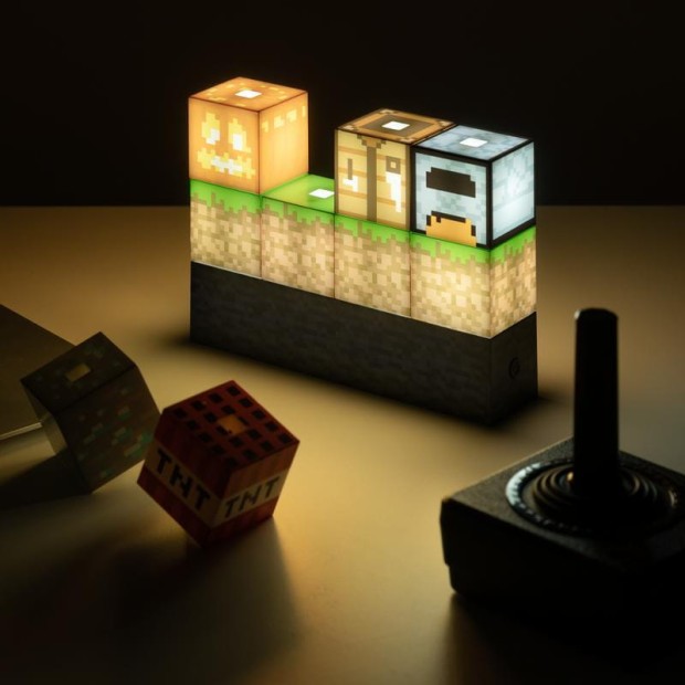 PP6596MCF_Minecraft_Block_Building_Light_Square_Lifestyle_3.jpg