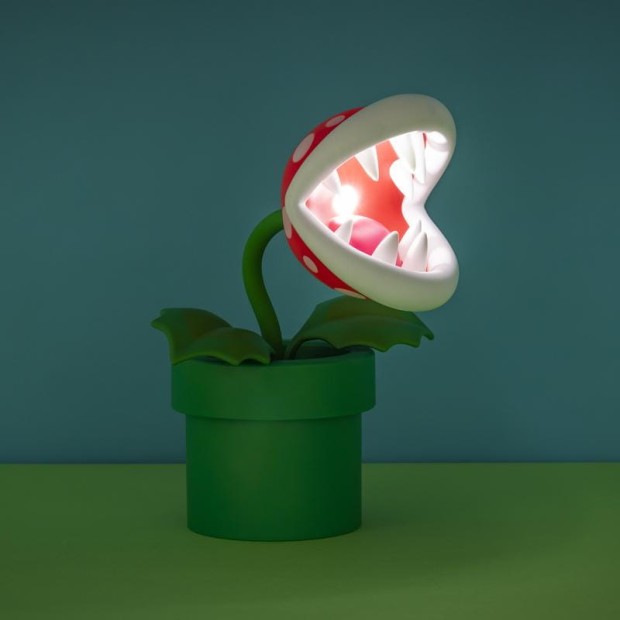 PP6348NN_Super_Mario_Piranha_Plant_Posable_Lamp_On_Square_Lifestyle_1.jpg