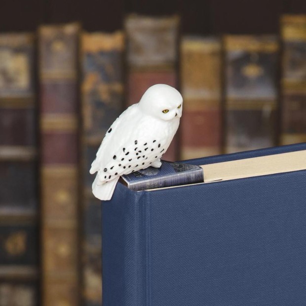 PP6547HP_Harry_Potter_Hedwig_Bookmark_Square_Lifestyle_2.jpg
