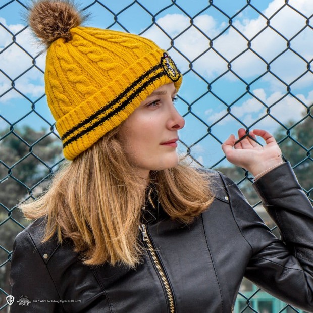 PomPomBeanie-Hufflepuff-HarryPotter-Lifestyle-_2-4895205601376_1024x1024.jpg