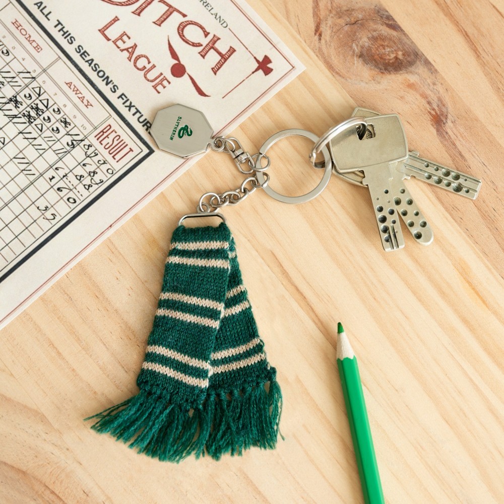 harry-potter-slytherin-scarf-keyring.jpg
