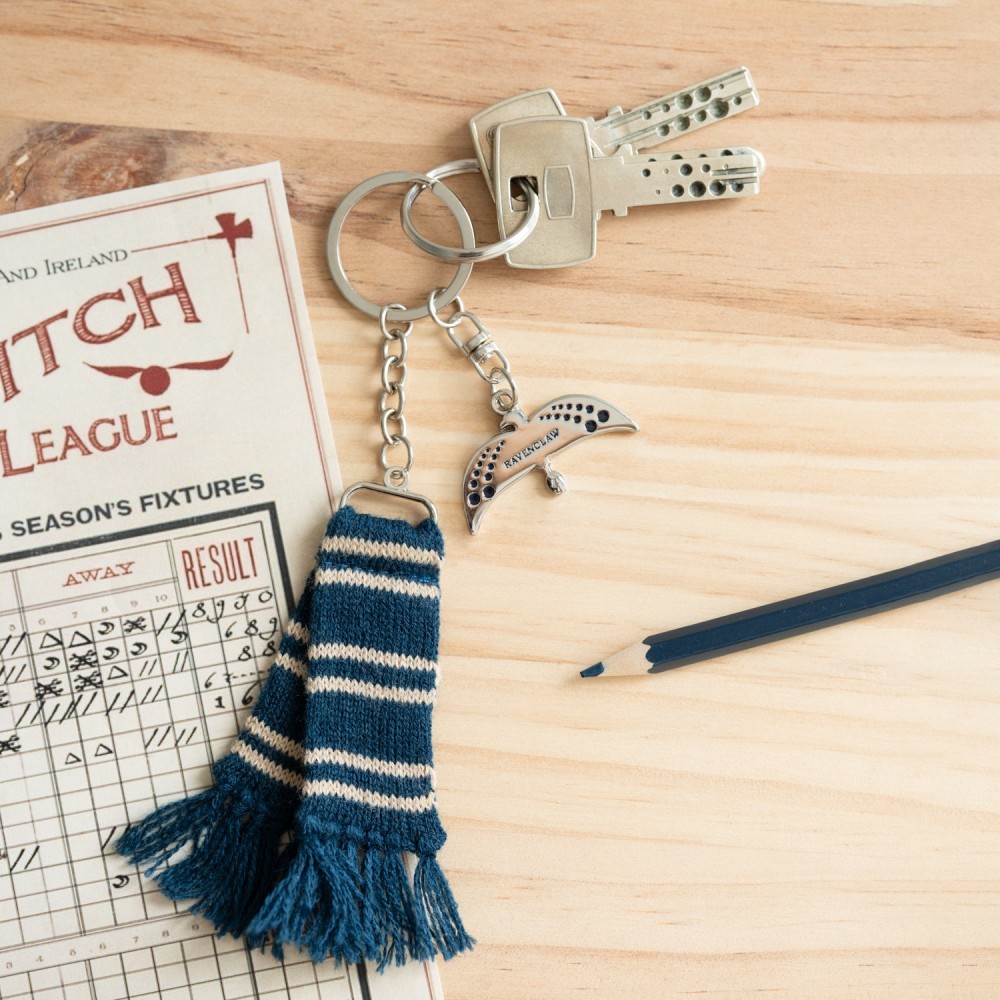 harry-potter-ravenclaw-scarf-keyring.jpg